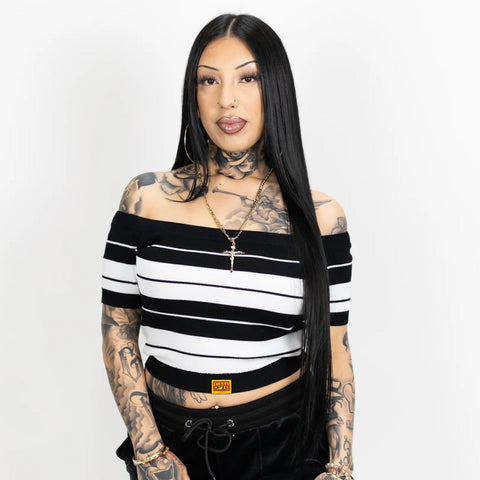 FB COUNTY CHARLIE BROWN "OFF THE SHOULDER" CROP TOP-BLACK/WHITE